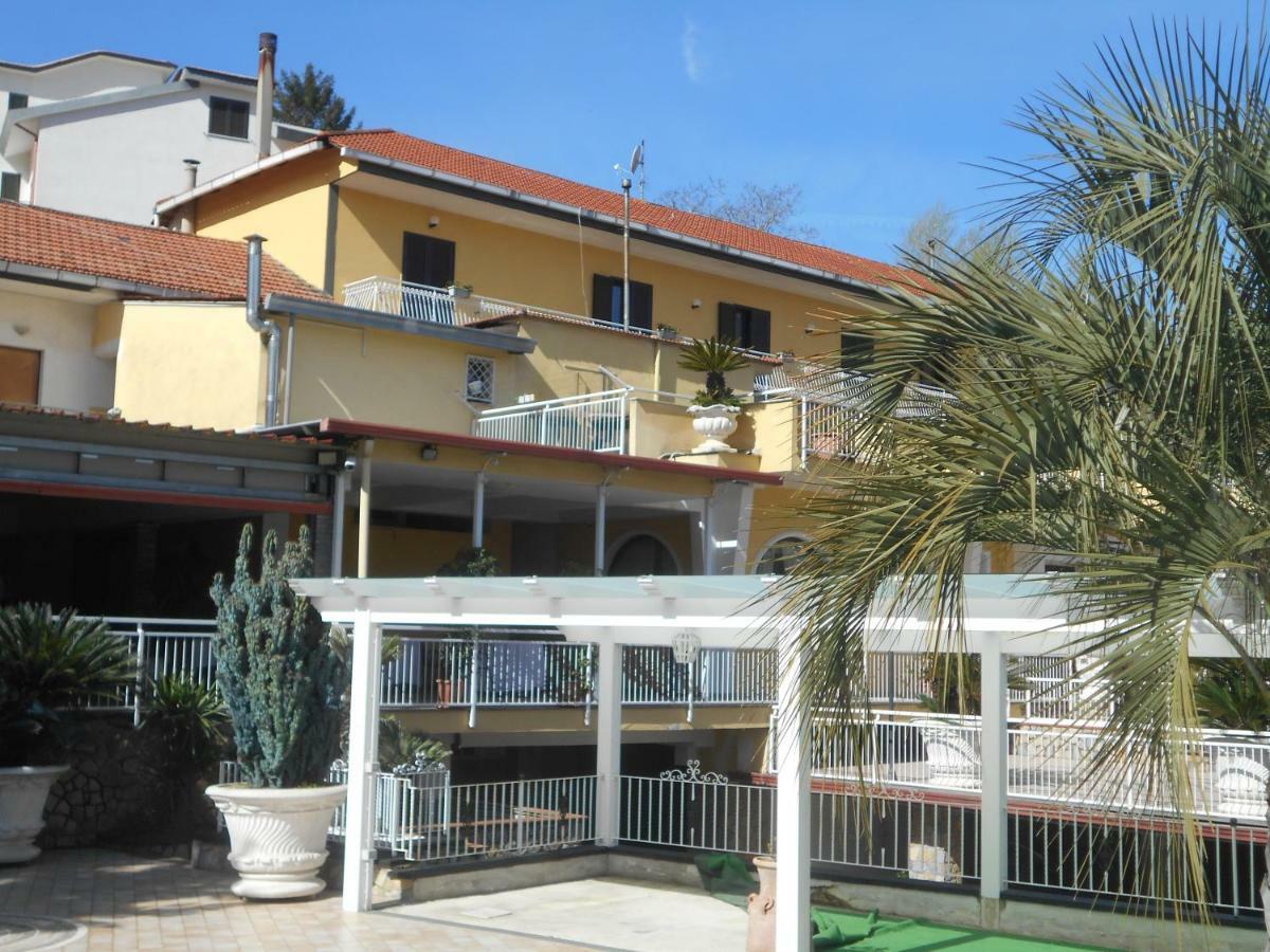 Appartamento Mare E Monti Pimonte Bagian luar foto